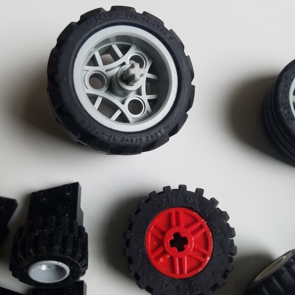 Lego Miscellaneous Tires - Picture 14 of 14